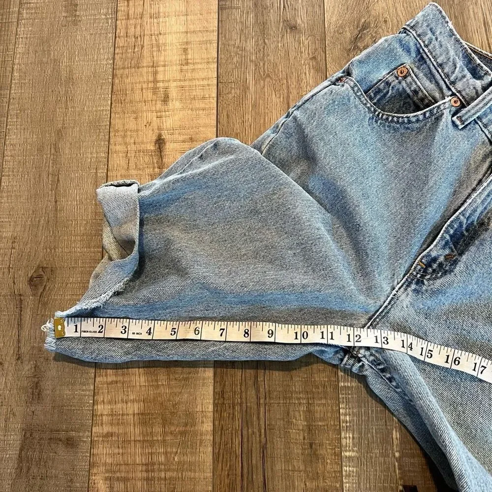 Vintage women’s 921 Levi’s shorts high rise size 6